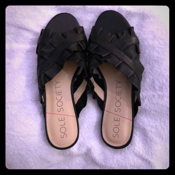 Sole Society Shoes - Sole Society Black Flat (Mandi Sandal)